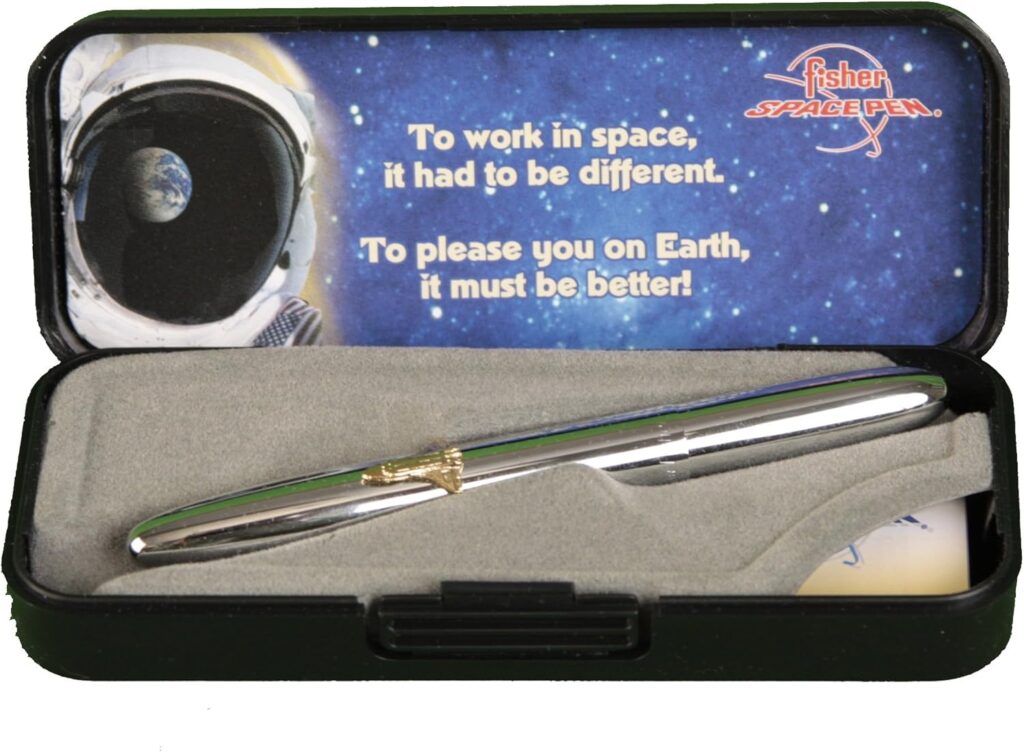 la penna che scrive nello spazio